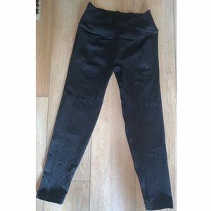 🔥SPECIAL‼️ Victoria Secret Leopard Yoga Pa…